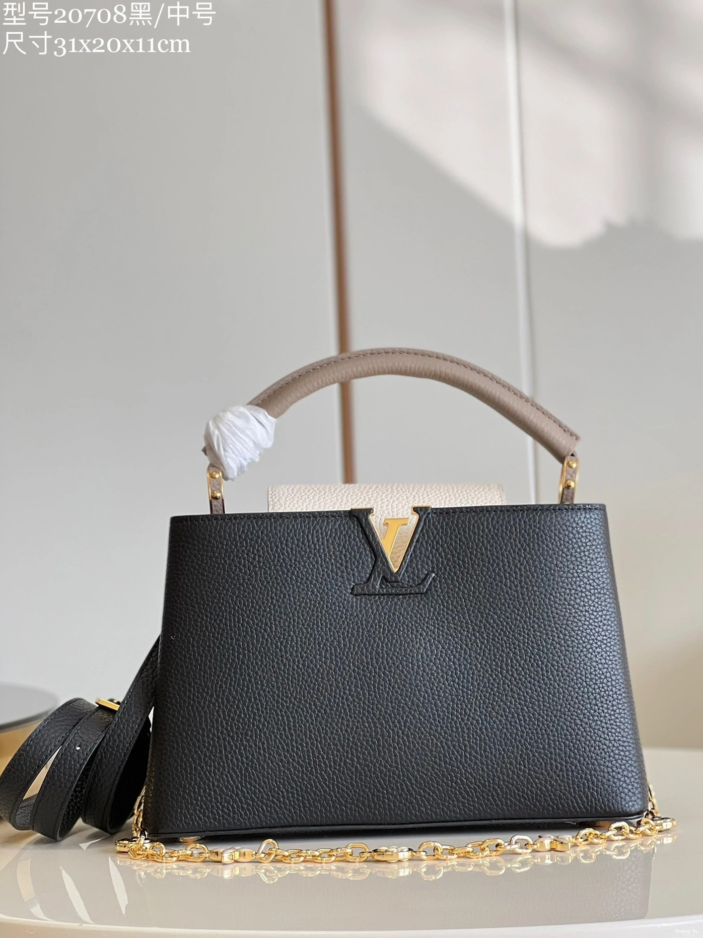 LOUIS CAPUCINES VUITTON MM 0707
